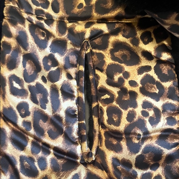 Elegant White House Black Market Black Faux Fur Wrap with Leopard Print - Picture 4 of 7